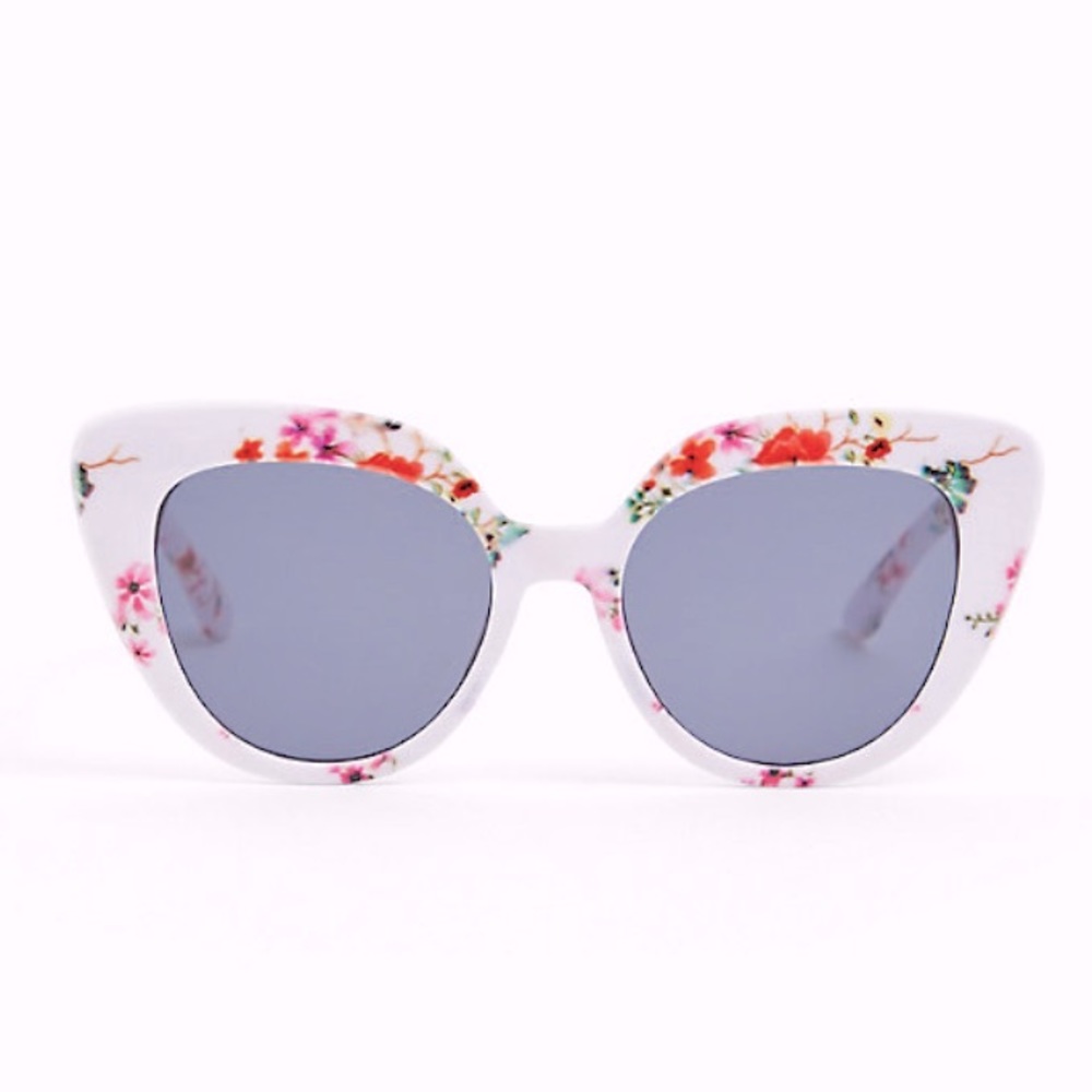 Floral cat eye sunglasses